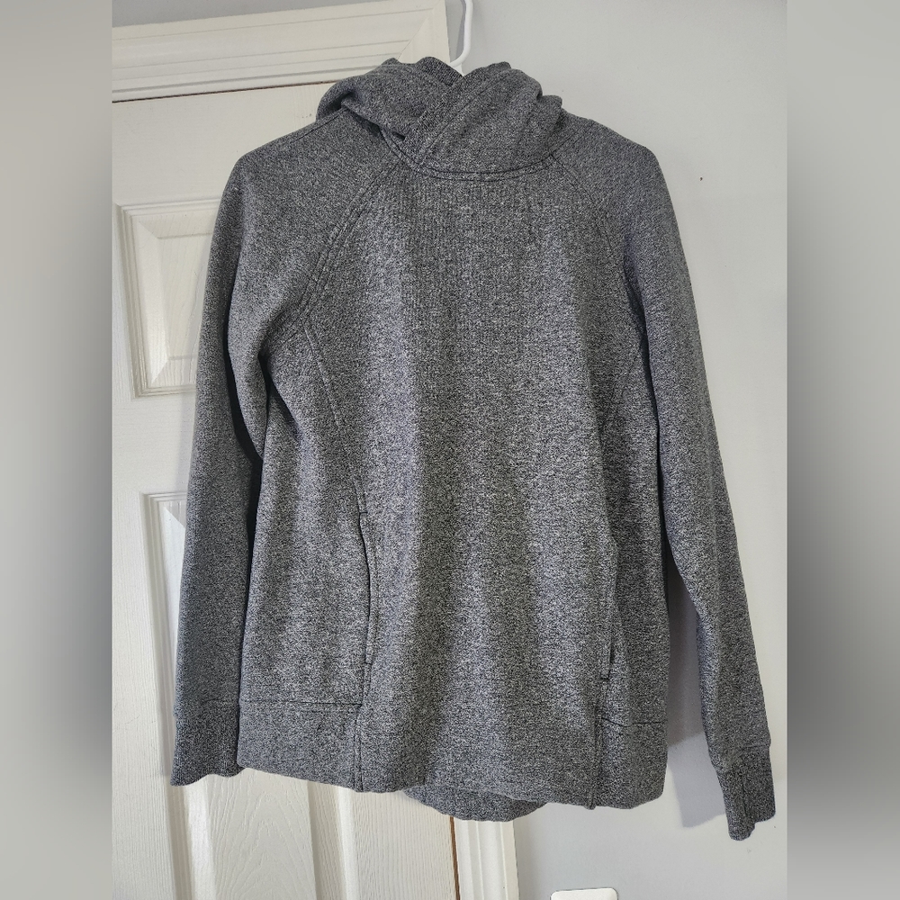 lululemon sweatshirt